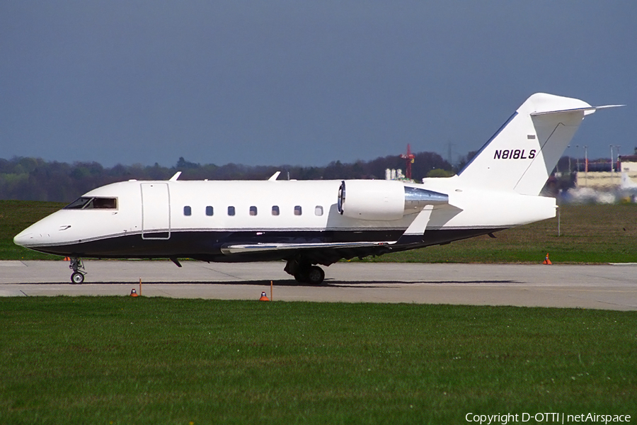 (Private) Bombardier CL-600-2B16 Challenger 604 (N818LS) | Photo 181568