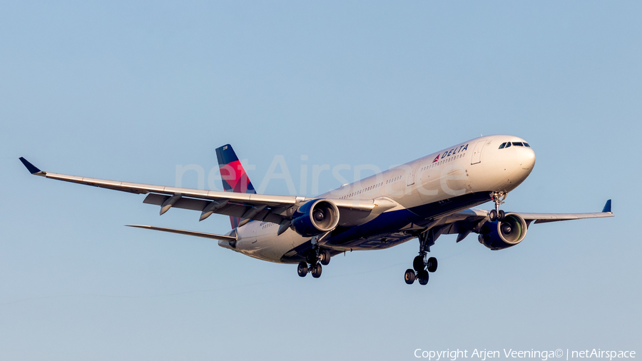 Delta Air Lines Airbus A330-323X (N818NW) | Photo 286559