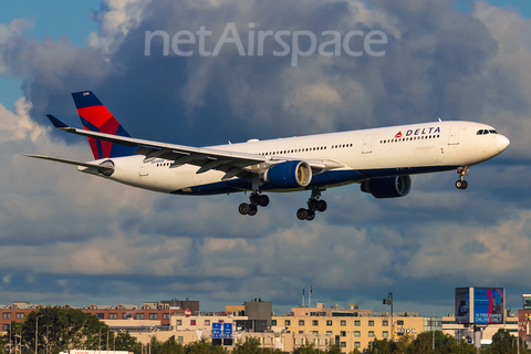 Delta Air Lines Airbus A330-323X (N818NW) at  Amsterdam - Schiphol, Netherlands