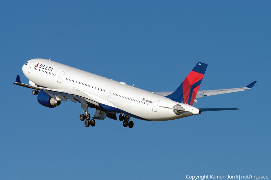 Delta Air Lines Airbus A330-323X (N818NW) | Photo 387450