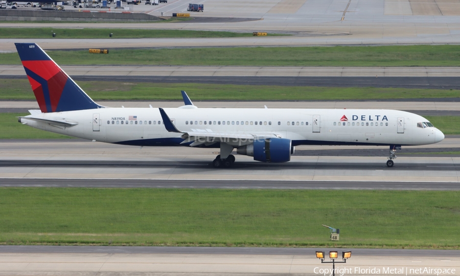Delta Air Lines Boeing 757-26D (N819DX) | Photo 672255