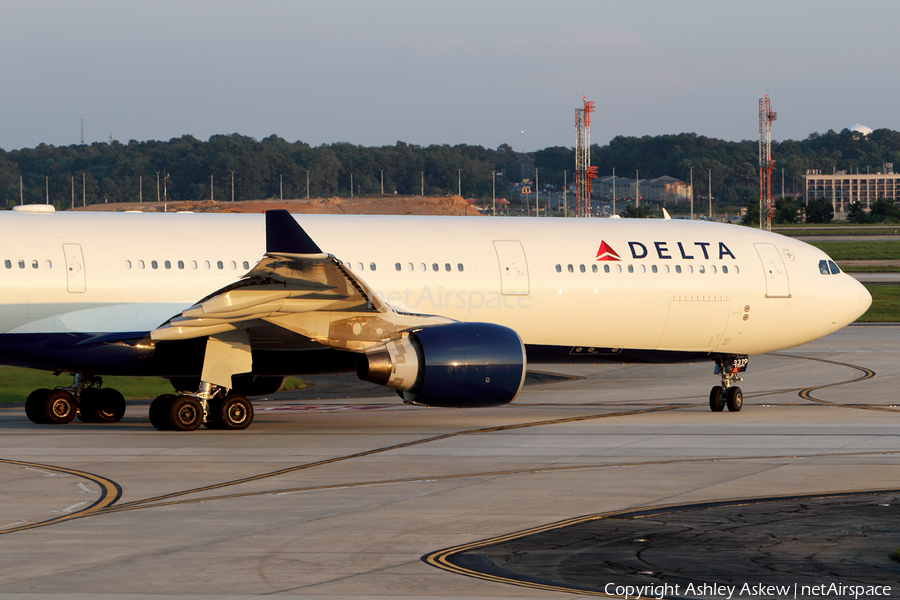 Delta Air Lines Airbus A330-323X (N819NW) | Photo 168004