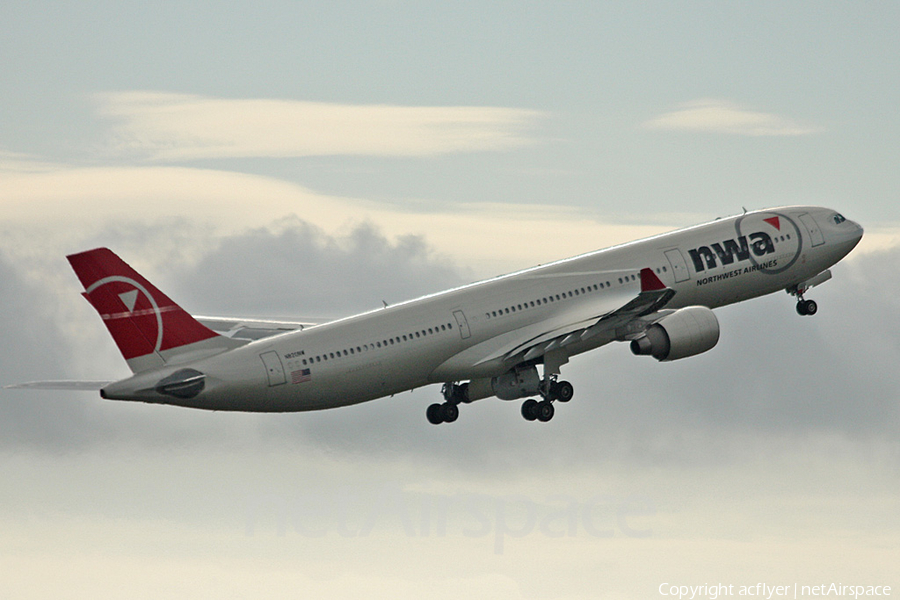 Northwest Airlines Airbus A330-323X (N820NW) | Photo 382222
