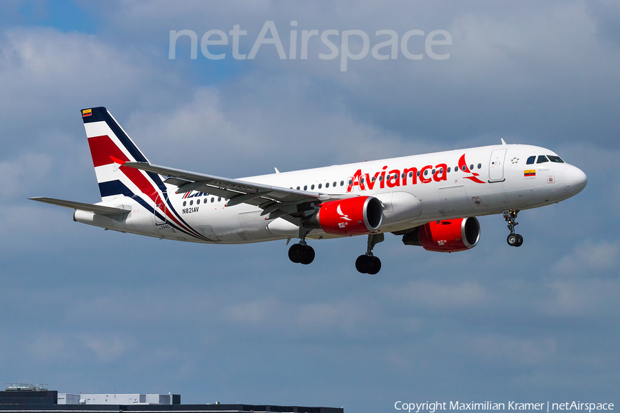 Avianca Airbus A320-214 (N821AV) | Photo 603103