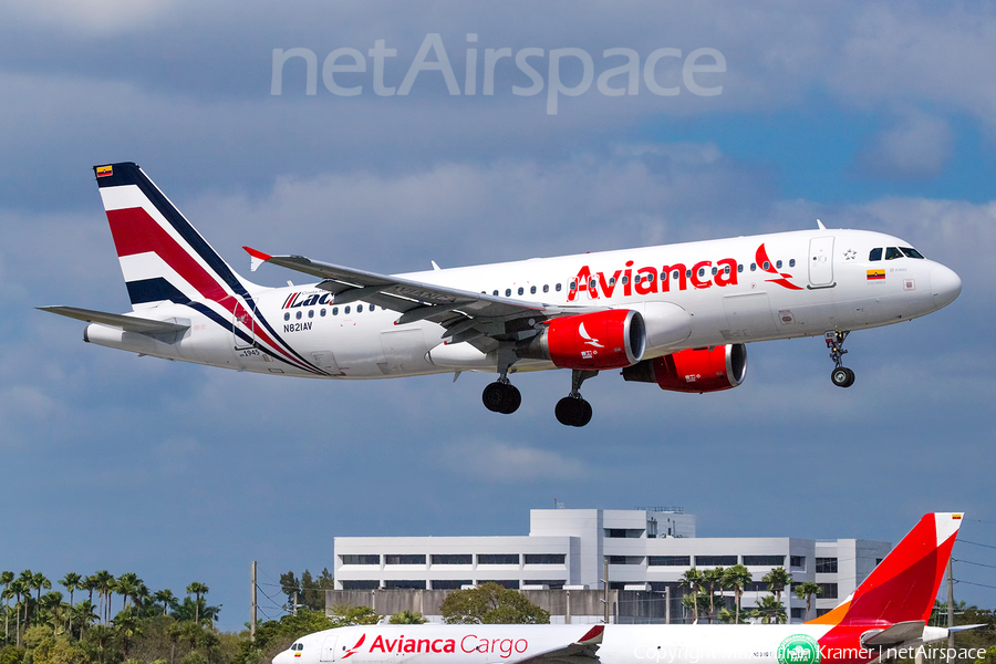 Avianca Airbus A320-214 (N821AV) | Photo 603104