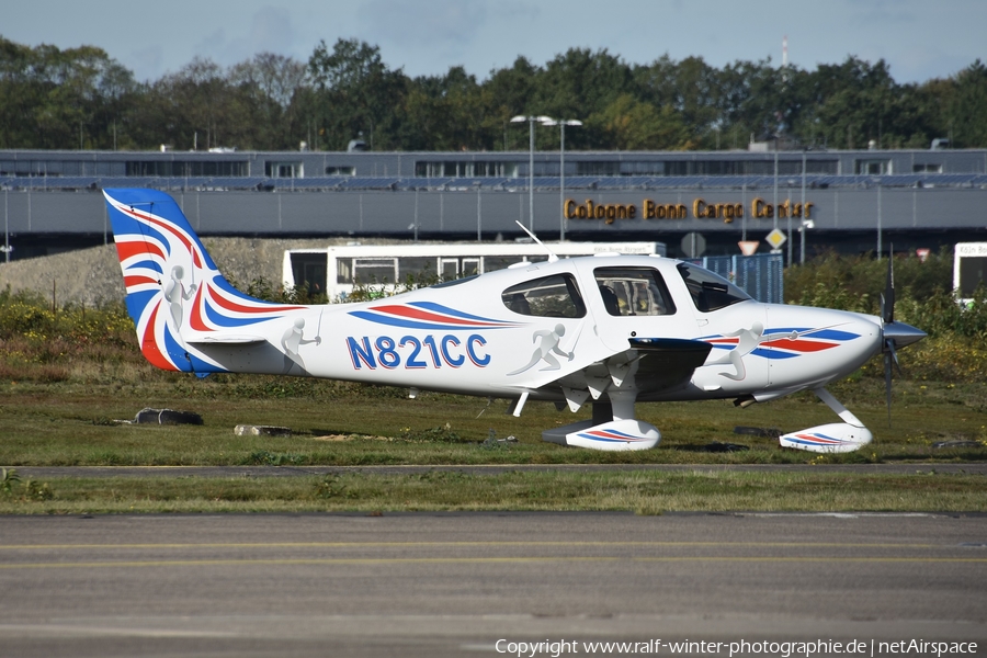 (Private) Cirrus SR22 G2 (N821CC) | Photo 377086