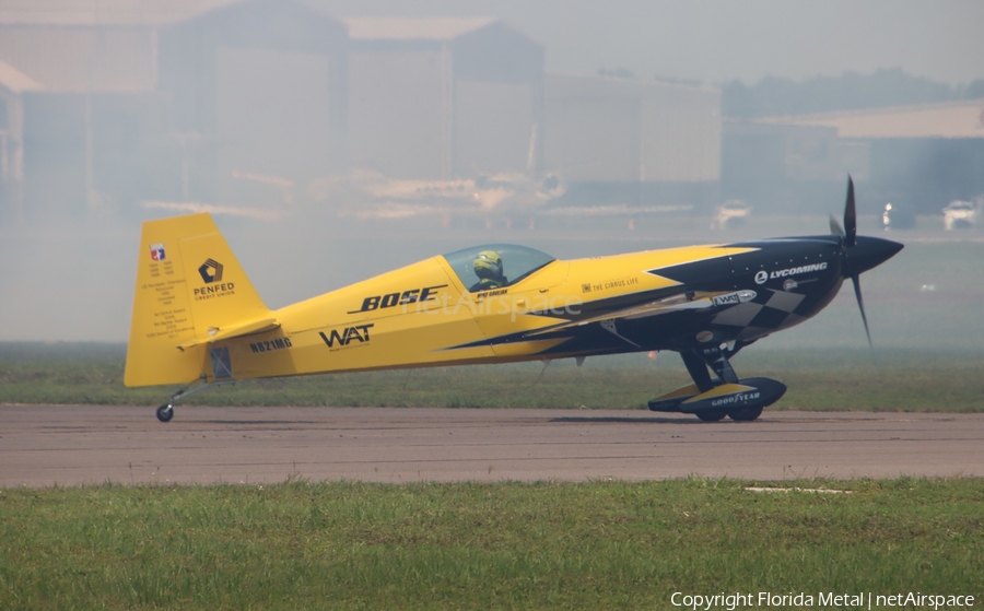 (Private) Extra EA-300SC (N821MG) | Photo 628805