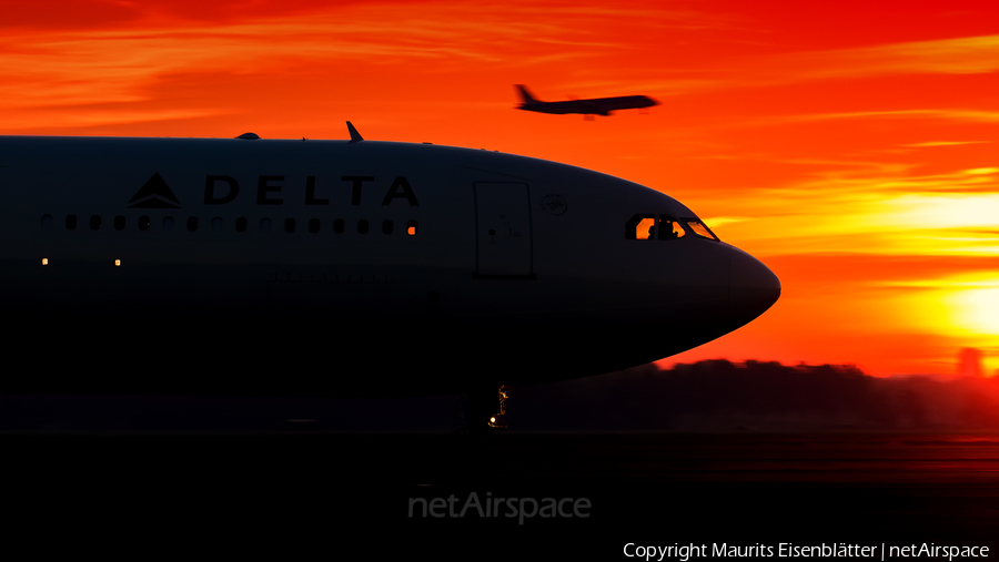 Delta Air Lines Airbus A330-323X (N821NW) | Photo 125172
