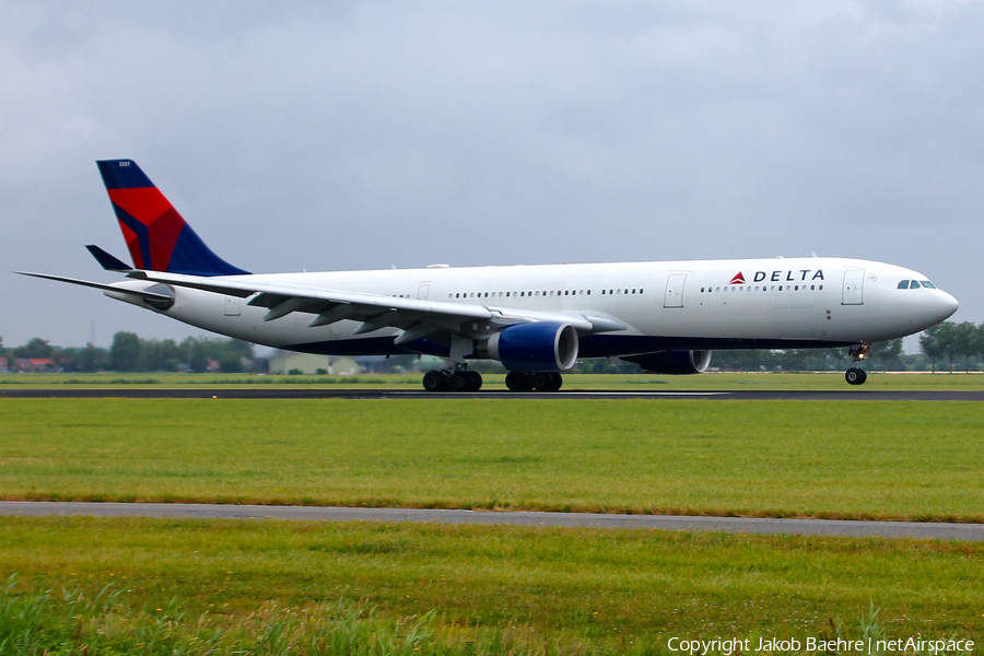 Delta Air Lines Airbus A330-323X (N821NW) | Photo 172459
