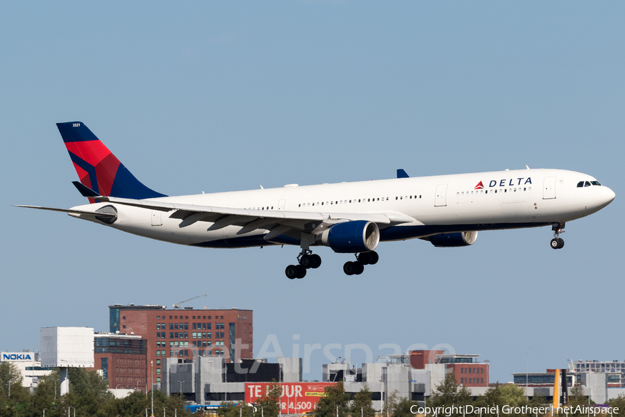 Delta Air Lines Airbus A330-323X (N821NW) | Photo 256086