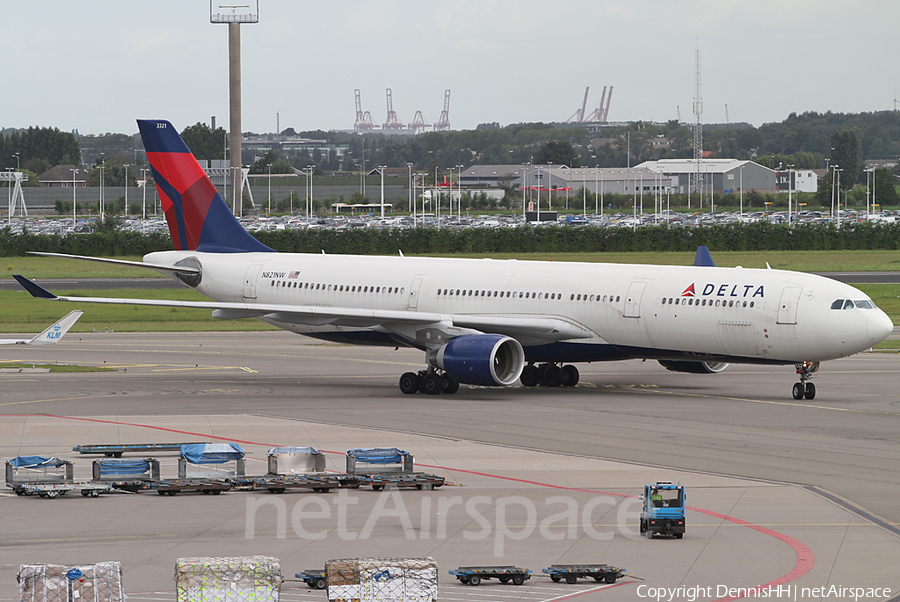 Delta Air Lines Airbus A330-323X (N821NW) | Photo 384853