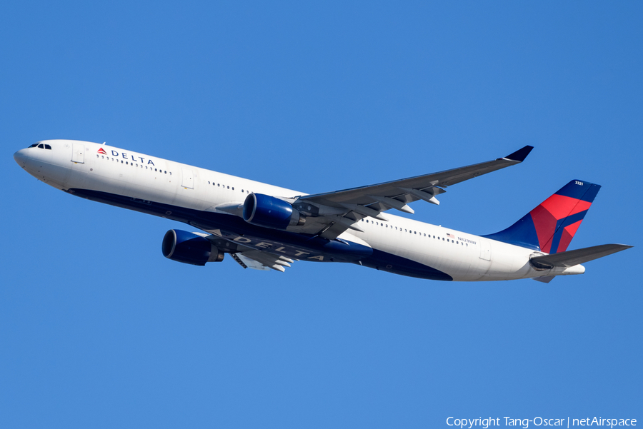 Delta Air Lines Airbus A330-323X (N821NW) | Photo 427325