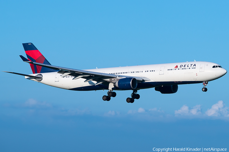 Delta Air Lines Airbus A330-323X (N821NW) | Photo 292014