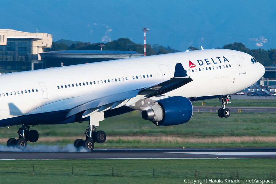 Delta Air Lines Airbus A330-323X (N821NW) | Photo 292020