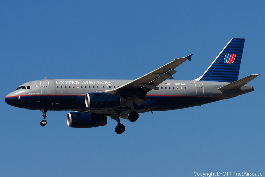 United Airlines Airbus A319-131 (N821UA) | Photo 184133