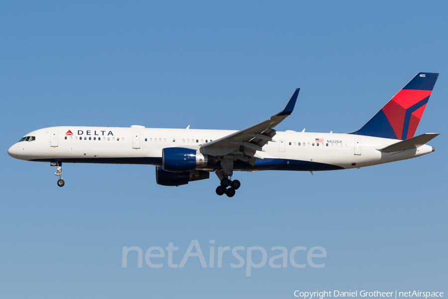 Delta Air Lines Boeing 757-26D (N822DX) | Photo 238887