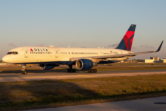 Delta Air Lines Boeing 757-26D (N822DX) at  Sarasota - Bradenton, United States