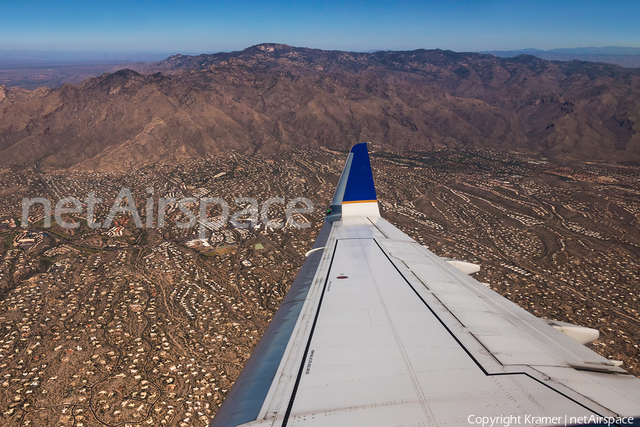 United Express (Mesa Airlines) Embraer ERJ-175LR (ERJ-170-200LR) (N82333) | Photo 675943