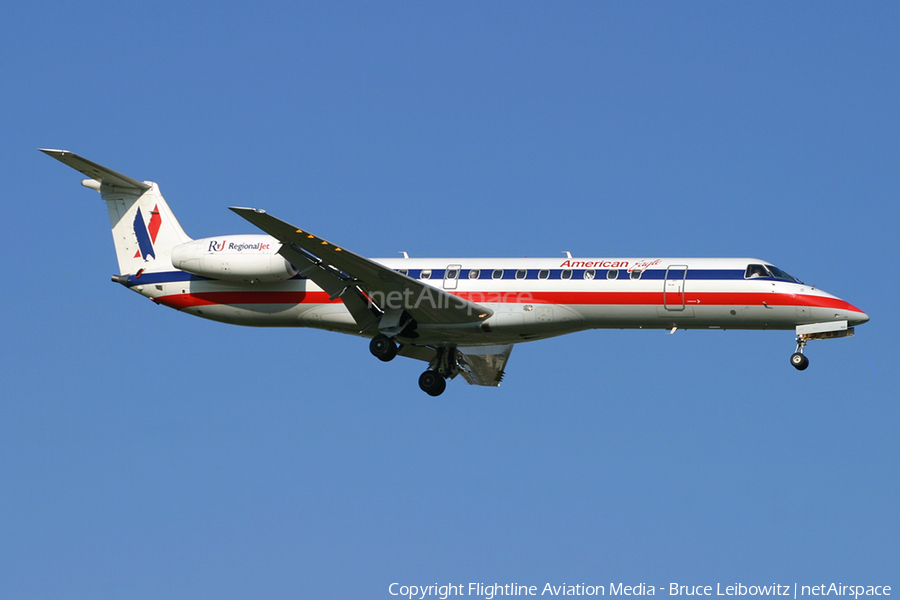 American Eagle Embraer ERJ-140LR (N823AE) | Photo 89528