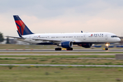 Delta Air Lines Boeing 757-26D (N823DX) at  Minneapolis - St. Paul International, United States