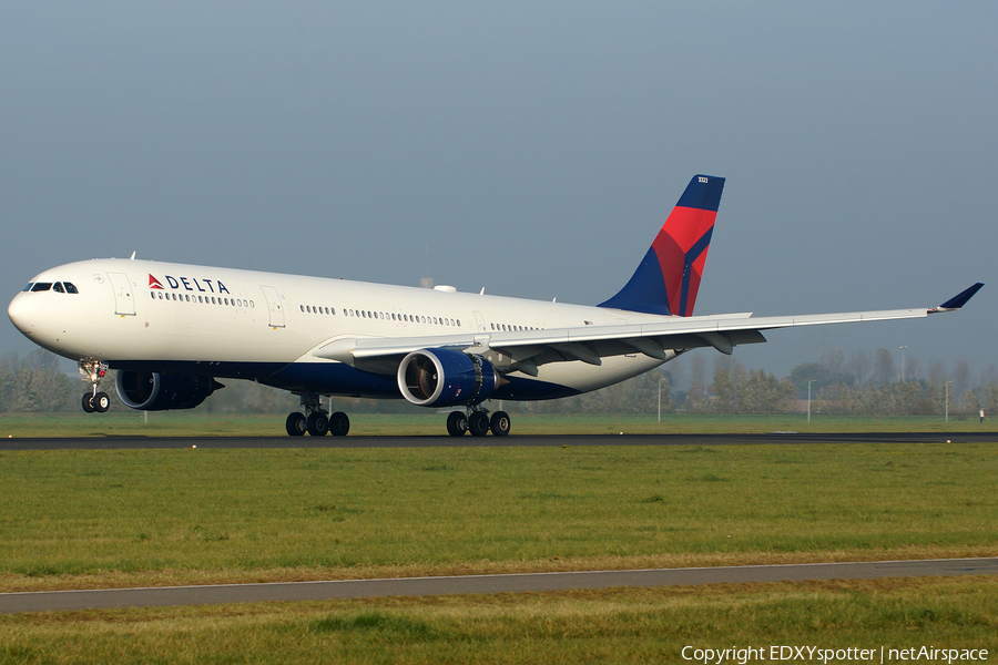 Delta Air Lines Airbus A330-302 (N823NW) | Photo 278236