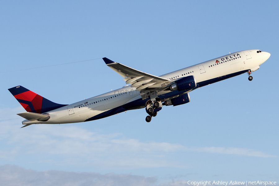 Delta Air Lines Airbus A330-302 (N823NW) | Photo 200649