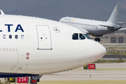 Delta Air Lines Airbus A330-302 (N823NW) at  Barcelona - El Prat, Spain