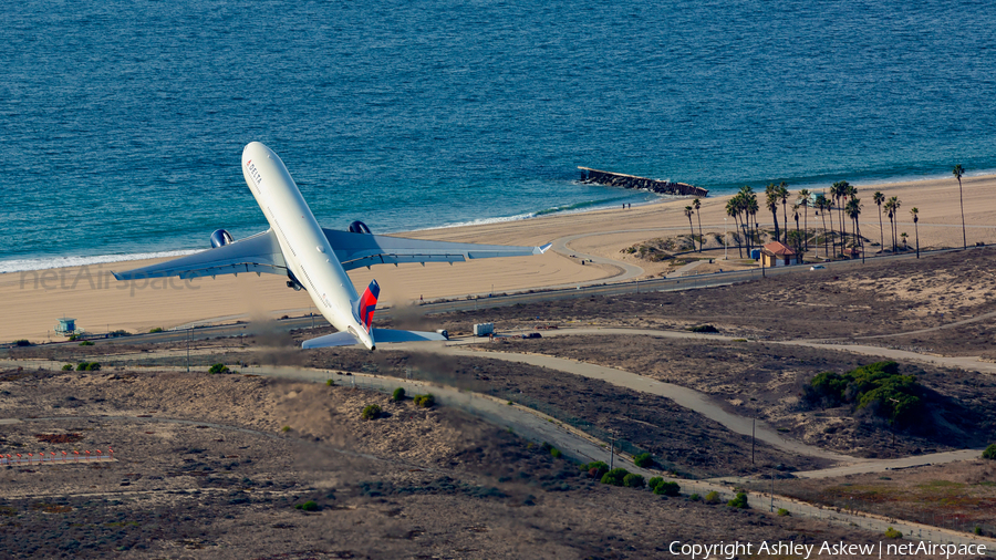 Delta Air Lines Airbus A330-302 (N823NW) | Photo 401139