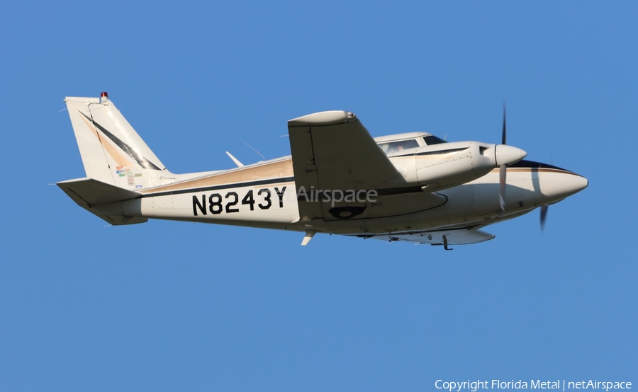 (Private) Piper PA-30-160 Twin Comanche B (N8243Y) | Photo 679222