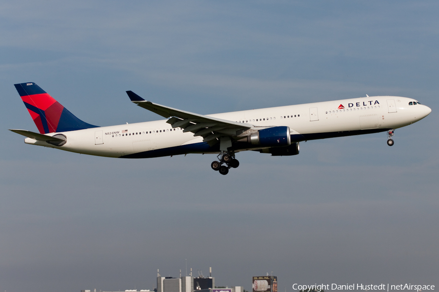 Delta Air Lines Airbus A330-302 (N824NW) | Photo 453817