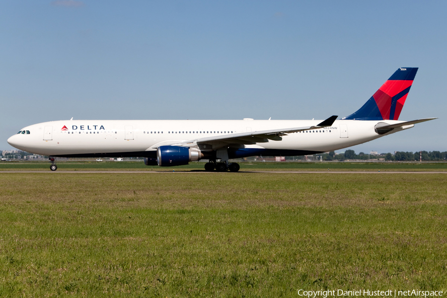 Delta Air Lines Airbus A330-302 (N824NW) | Photo 479221