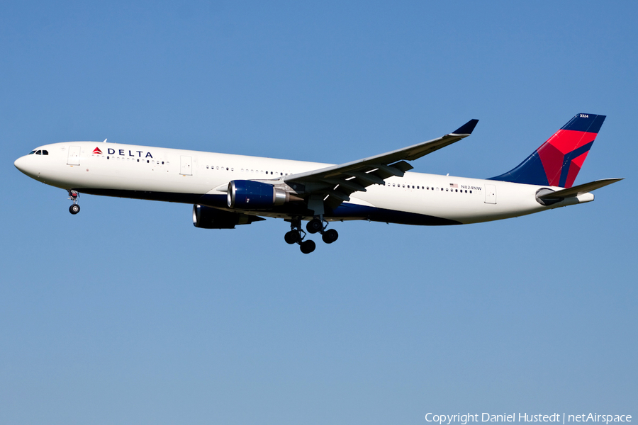 Delta Air Lines Airbus A330-302 (N824NW) | Photo 479785