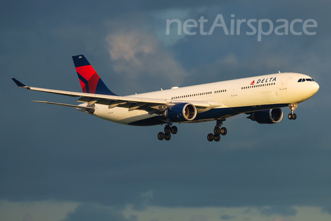 Delta Air Lines Airbus A330-302 (N824NW) at  Amsterdam - Schiphol, Netherlands