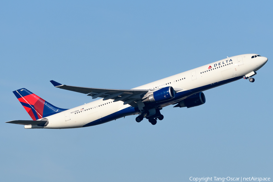 Delta Air Lines Airbus A330-302 (N824NW) | Photo 548959