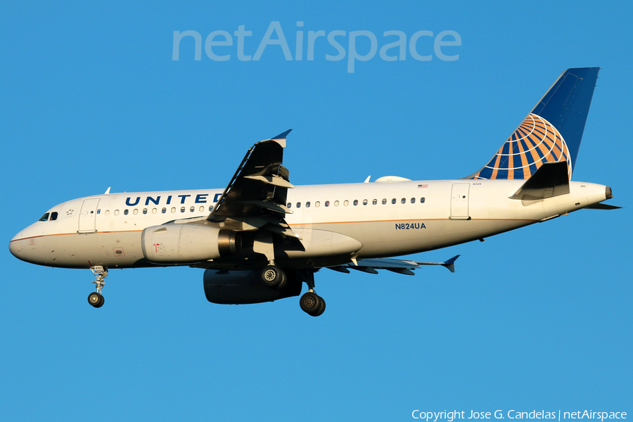 United Airlines Airbus A319-131 (N824UA) | Photo 198619