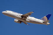 United Airlines Airbus A319-131 (N824UA) at  Los Angeles - International, United States