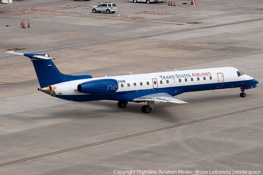 Trans States Airlines Embraer ERJ-145LR (N825HK) | Photo 95942