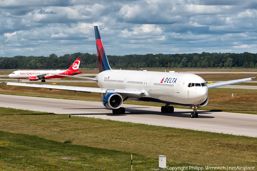 Delta Air Lines Boeing 767-432(ER) (N825MH) | Photo 194965