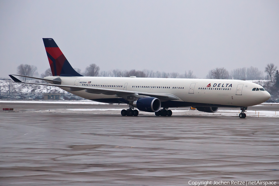 Delta Air Lines Airbus A330-302 (N825NW) | Photo 96143