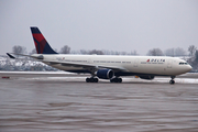 Delta Air Lines Airbus A330-302 (N825NW) at  Minneapolis - St. Paul International, United States