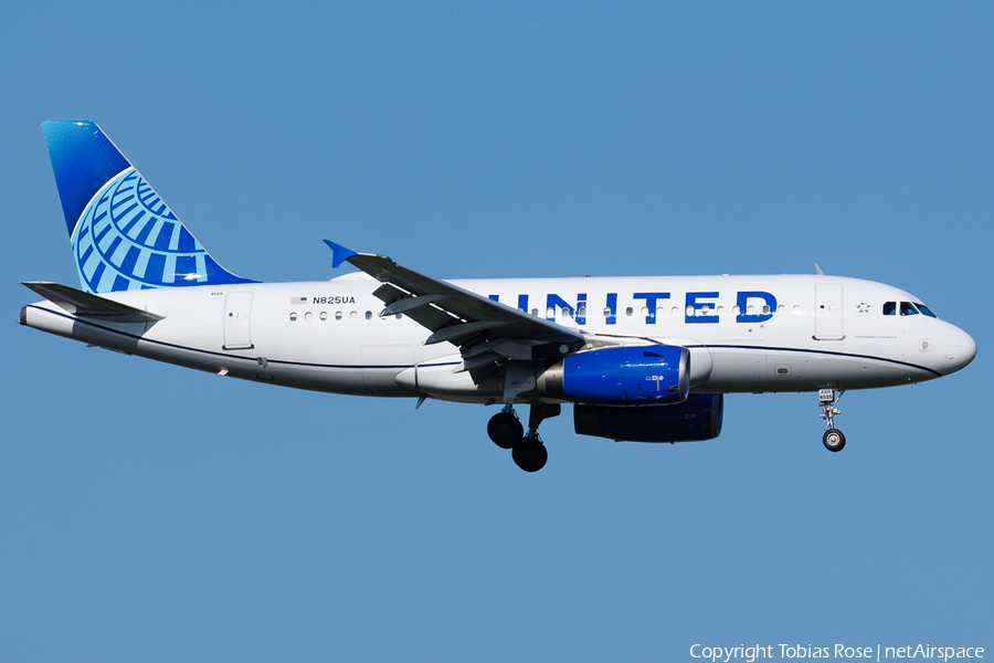 United Airlines Airbus A319-131 (N825UA) | Photo 593574