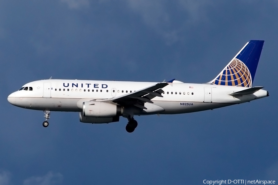 United Airlines Airbus A319-131 (N825UA) | Photo 230800