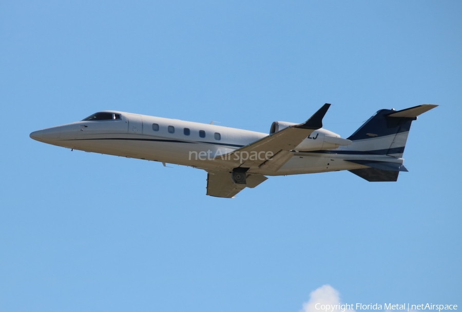 (Private) Bombardier Learjet 60 (N826LJ) | Photo 315695