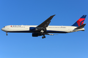 Delta Air Lines Boeing 767-432(ER) (N826MH) at  Barcelona - El Prat, Spain