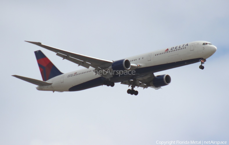 Delta Air Lines Boeing 767-432(ER) (N826MH) | Photo 302004