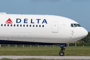 Delta Air Lines Boeing 767-432(ER) (N826MH) at  Dublin, Ireland