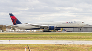 Delta Air Lines Boeing 767-432(ER) (N826MH) at  South Bend - International, United States