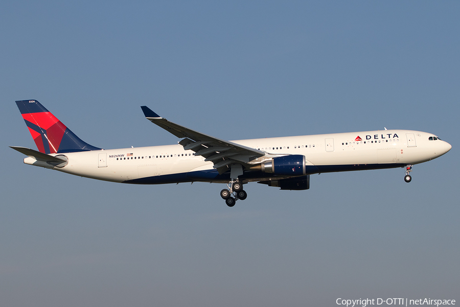 Delta Air Lines Airbus A330-302 (N826NW) | Photo 527033
