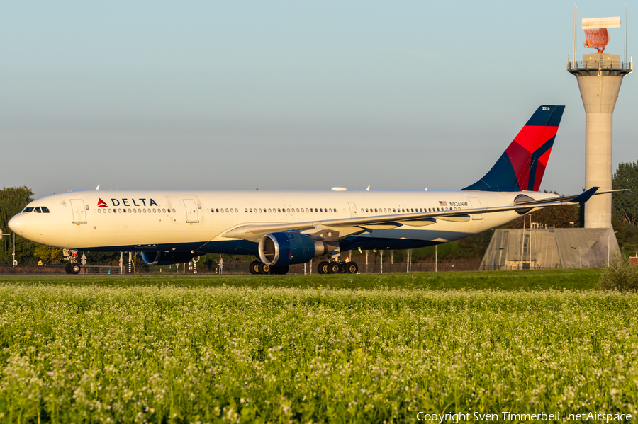 Delta Air Lines Airbus A330-302 (N826NW) | Photo 588530