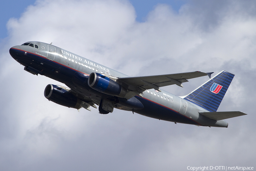 United Airlines Airbus A319-131 (N826UA) | Photo 333370